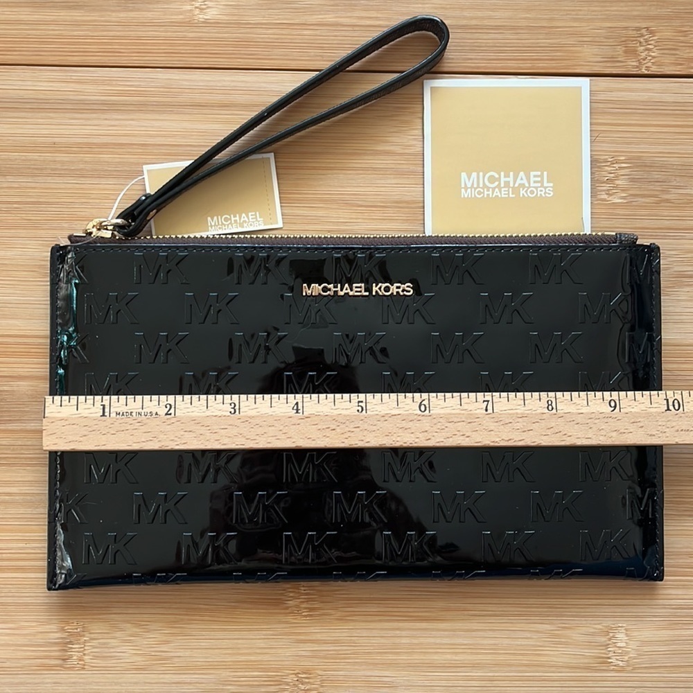 Brand New Michael Kors Patent Leather Embossed Black Large Zip Clutch Wristlet - Picture 5 of 16